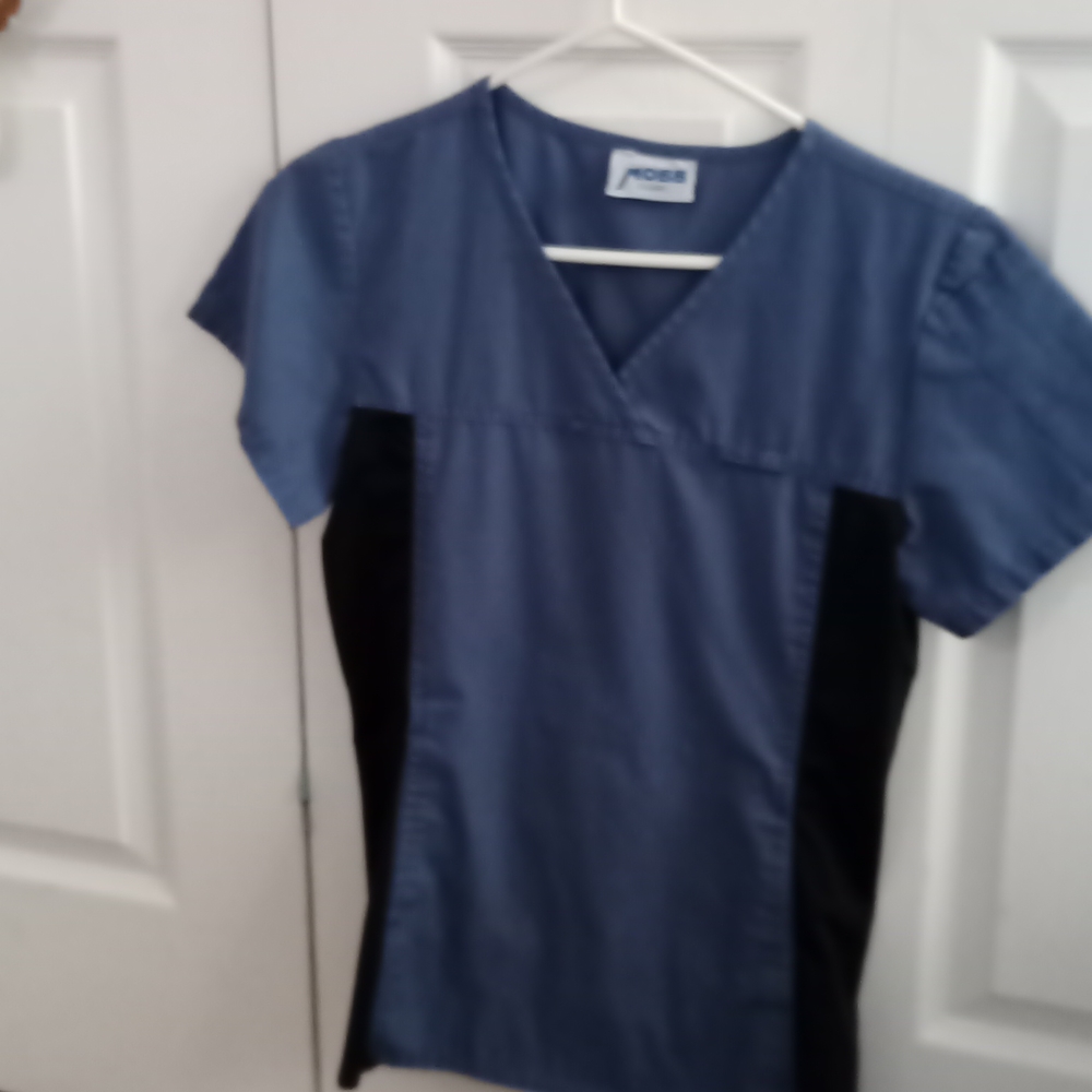 Scrub top